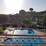 Mythos Apts Rentit Hotel apartamentowy