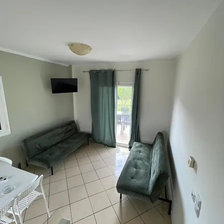 Mythos Apts Rentit شقة فندقية