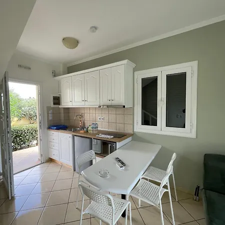 Mythos Apts Rentit Hotel apartamentowy Agios Stefanos Avliotes (Corfu)