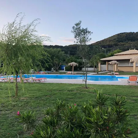 Mythos Apts Rentit מלון דירות