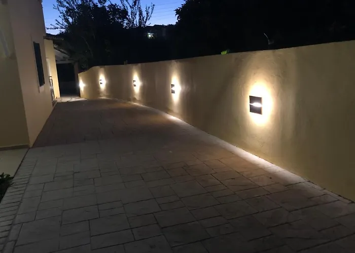 Mythos Apts Rentit
