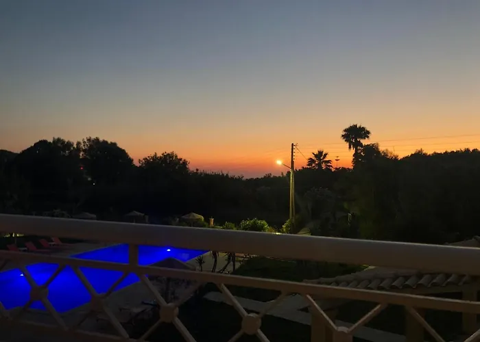 Mythos Apts Rentit 4*