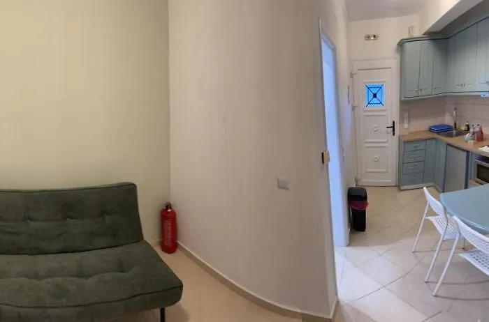 Mythos Apts Rentit 4*